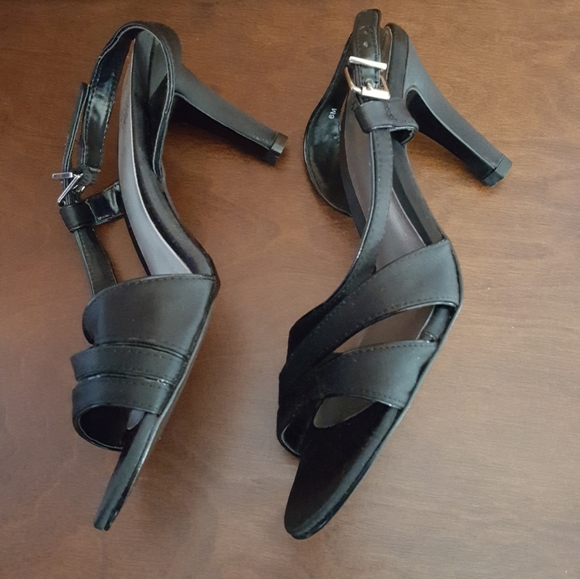 Mootsies Tootsies Size 6 Black Heels - Picture 9 of 13